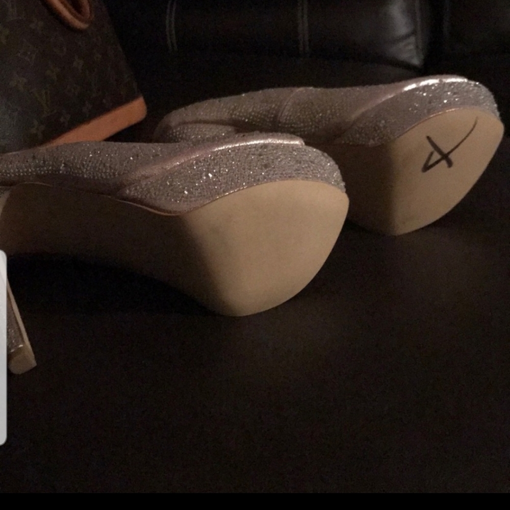 7.5 Heels - Picture 2 of 5